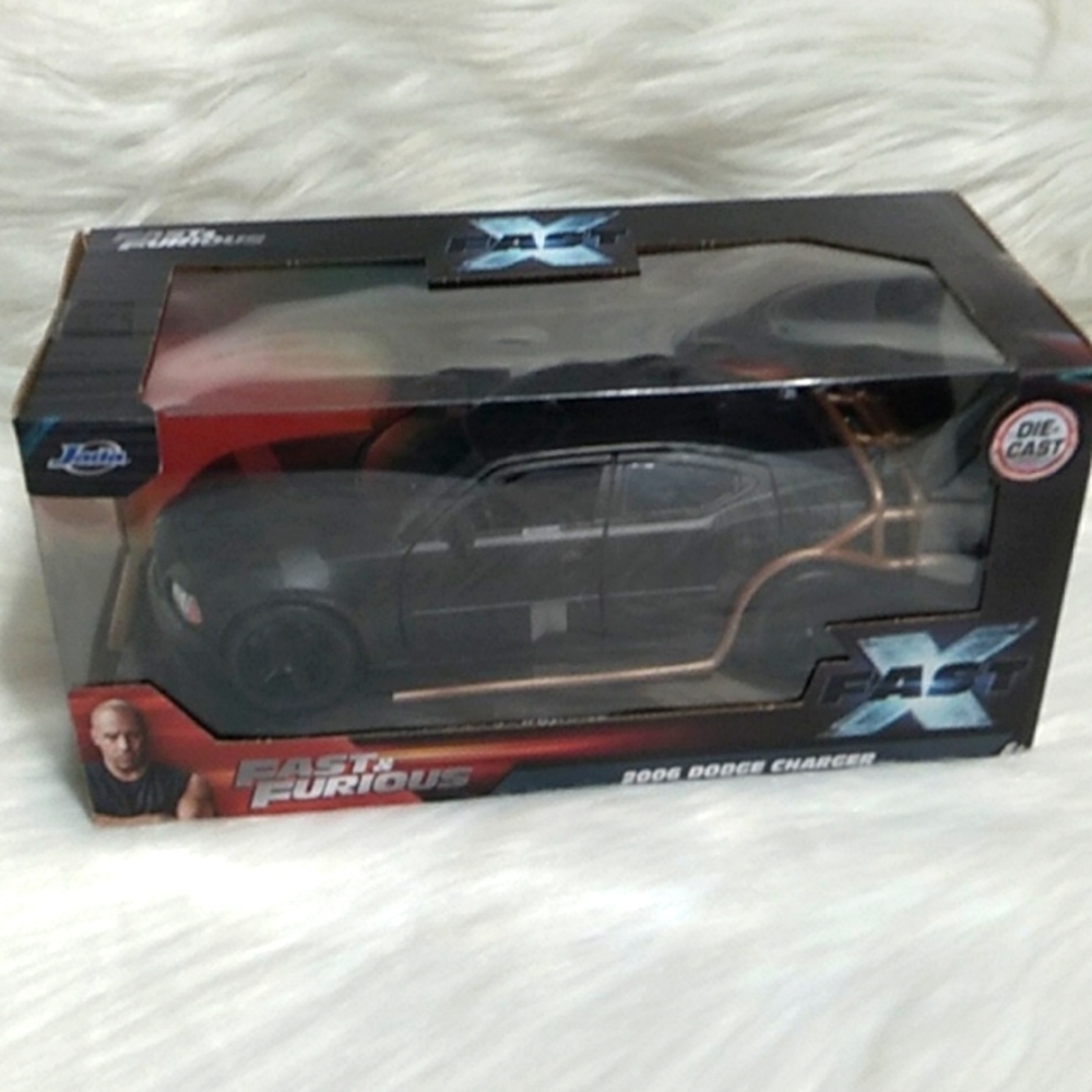 NWT XFAST Jada Fast & Furious 2006 Dodge Charger Scale 1/24